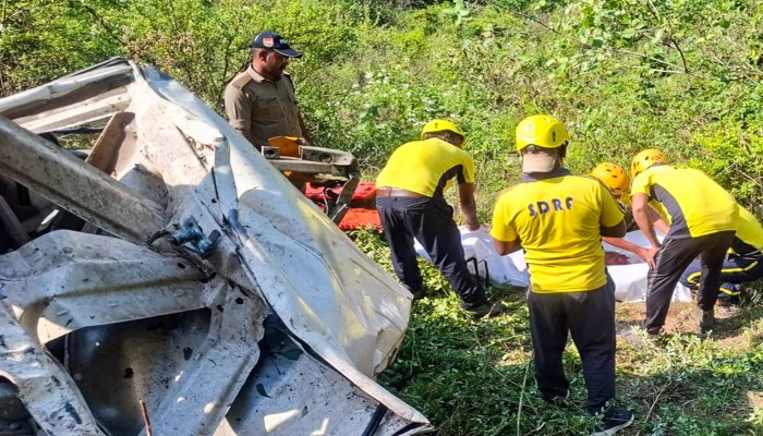 Tehri Garhwal Accident: गहरी खाई में गिरा वाहन, 8 लोगों की मौत, अंतिम संस्कार से लौट रहे थे सभी
