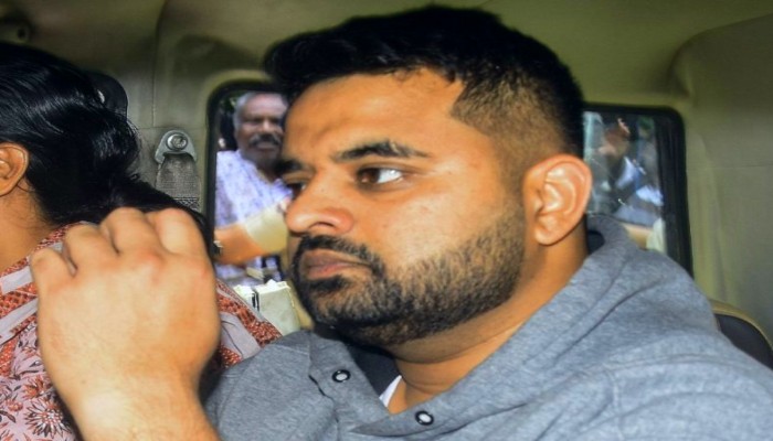 Prajwal Revanna: दुष्कर्म मामले में पूर्व सांसद प्रज्वल रेवन्ना दोषी करार, जज का फैसला सुनते ही रो पड़े