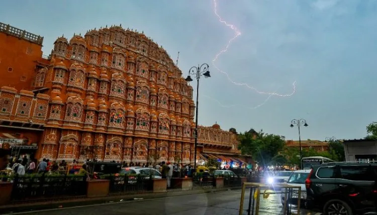 Rajasthan Weather: राजस्थान में मौसम ने अचानक ली करवट, 24 जून तक आंधी-बारिश की चेतावनी