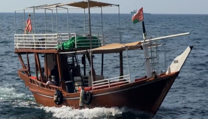 Strait of Hormuz: ईरान ने अमेरिका को दी कड़ी चेतावनी, कहा-  बंदरगाहों से वापस भेजें सेना