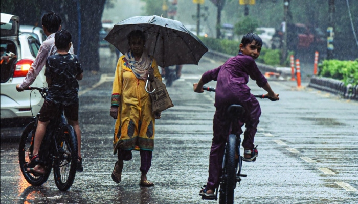 Uttar Pradesh Weather Alert : उत्तर प्रदेश में तेज हवाएं और बारिश की चेतावनी: 16 जनपद अलर्ट पर