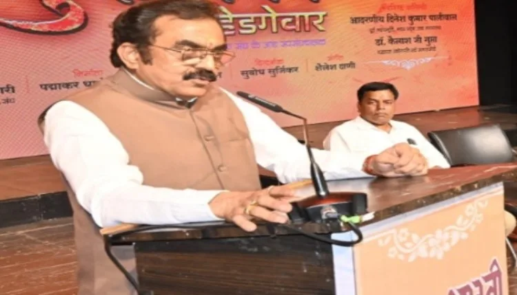 जबलपुर में देररात तक चला “महान” नाटक का 57 वां मंचन, नागपुर के लोग मौजूद रहे