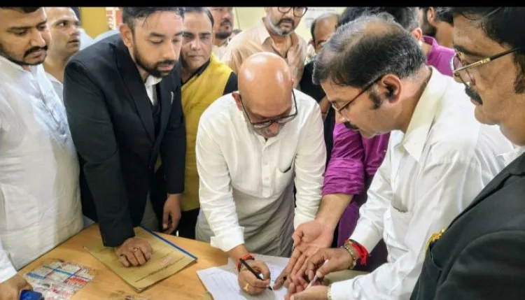 ‘मछली खाने’ के आरोप पर अजय राय ने योगी के खिलाफ दाखिल किया मानहानि परिवाद