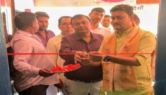 नारायणपुर विद्यालय में वार्षिकोत्सव की धूम: कंप्यूटर कक्ष का उद्घाटन और मेधावी छात्रों का हुआ सम्मान