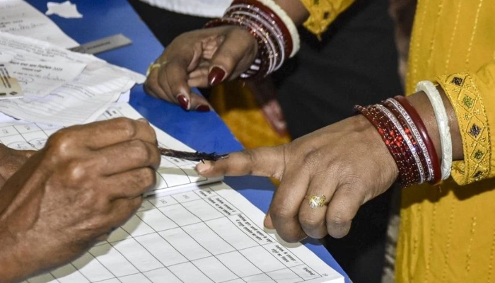 Bihar Assembly Elections Second Phase : 3.7 करोड़ मतदाता तय करेंगे 1,302 उम्मीदवारों की किस्मत, दिग्गजों पर टिकी नज़रें