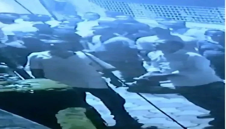 कोलकाता में राजनीतिक रंजिश के चलते तोड़फोड़, टीएमसी के पूर्व विधायक से अभद्रता