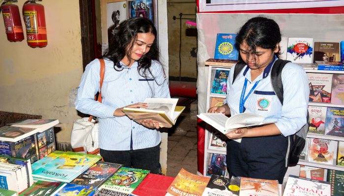 निजी स्कूलों द्वारा महंगी किताबें थोपने पर NHRC सख्त, शिक्षा मंत्रालय और राज्यों को नोटिस