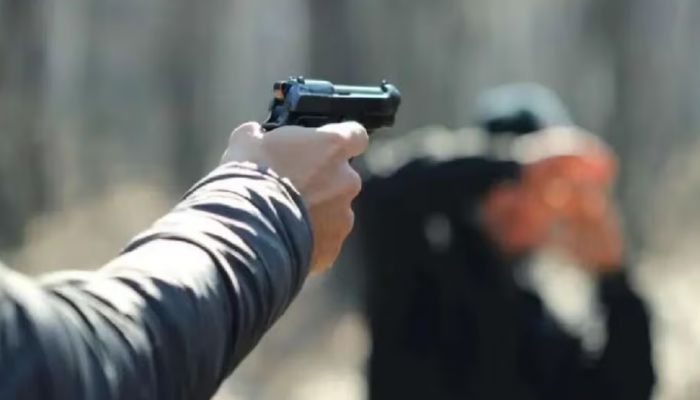 कुतुबपुर दताना में मामूली विवाद ने लिया हिंसक रूप, फायरिंग में दो युवक घायल