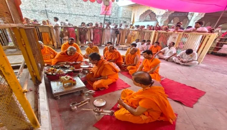 ‘छोटी काशी’ में भक्ति और उत्साह के साथ मनाई गई जलझूलनी एकादशी