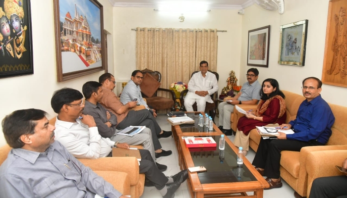 Lucknow Chhath 2025 : प्रमुख मार्गों और घाटों तक जाने वाले रास्तों की मरम्मत के निर्देश