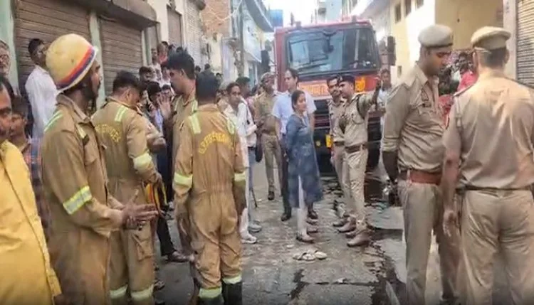 UP: दुकान में आग लगने से मां-बेटी की जलकर मौत