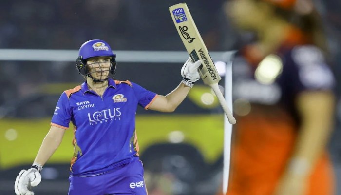 WPL में शतक जड़ नैट साइवर-ब्रंट ने रचा इतिहास, RCB को हराकर MI ने प्लेऑफ की उम्मीदें रखी बरकरार