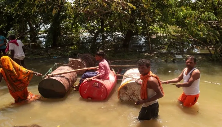 भागलपुर में बाढ़ से घर और फसलें बर्बाद, करोड़ों का नुकसान