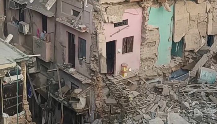 Delhi Building Collapse: दिल्ली के पंजाबी बस्ती में अचानक भरभराकर गिरी 4 मंजिला इमारत, मची अफरा-तफरी