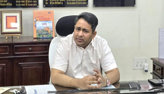 जिलाधिकारी का निर्देश, पूरे जिले में चलेगा विशेष प्रवर्तन अभियान, माफ़ियाओं और तस्करों की लिस्ट तैयार