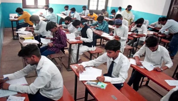 BSEB 10th Exam 2026: बिहार बोर्ड 10वीं मैट्रिक की परीक्षाएं 17 फरवरी से , 15.12 लाख छात्र देंगे परीक्षा , BSEB ने जारी की गाइडलाइंस