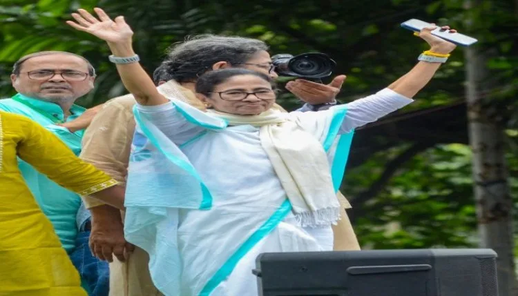 कोलकाताः शर्ताें पर मिली ममता बनर्जी को रैली की अनुमति, ज्यादा भीड़ और जुलूस पर भी पाबंदी