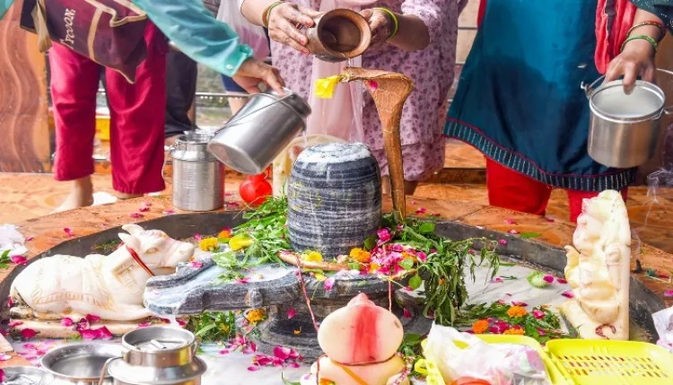 पवित्र श्रावण मास की शुरुआत, सीएम योगी समेत कई राज्यों के मुख्यमंत्रियों ने दी शुभकामनाएं