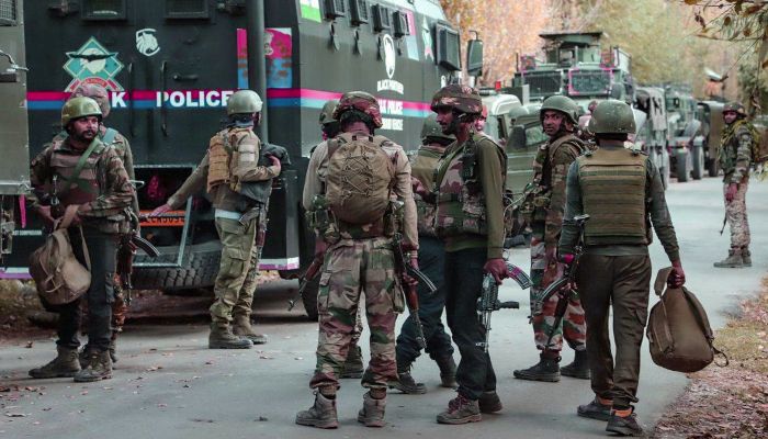 Kulgam Encounter: कुलगाम मुठभेड़ में एक आतंकी ढेर, सेना के तीन जवान जख्मी