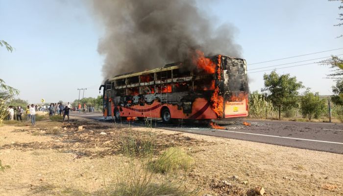 Jaisalmer bus tragedy: अब तक 22 लोगों की मौत, आठ की हालत नाजुक, डीएनए जांच जारी