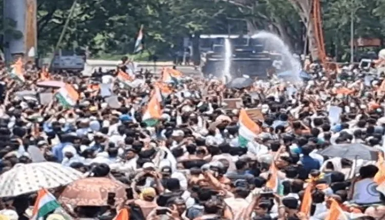 करीब 2 सप्ताह पहले दिल्ली में छात्रों ने प्रदर्शन किया था इस दौरान जमकर हंगामा भी हुआ