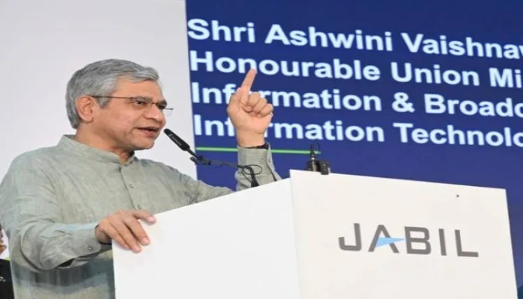 Electronics Exports में भारत की बड़ी छलांग, तीसरी सबसे बड़ी एक्सपोर्ट कैटेगरी बना विनिर्माण क्षेत्र