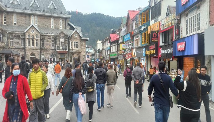 शिमला में बढ़ी सैलानियों की चहल-पहल, 80 फीसदी तक होटल फुल