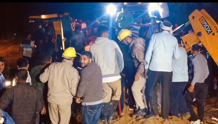 Himachal Landslide: हिमाचल में बड़ा हादसा, बिलासपुर में बस पर गिरा भूस्खलन का मलबा, अब तक 18 की  मौत