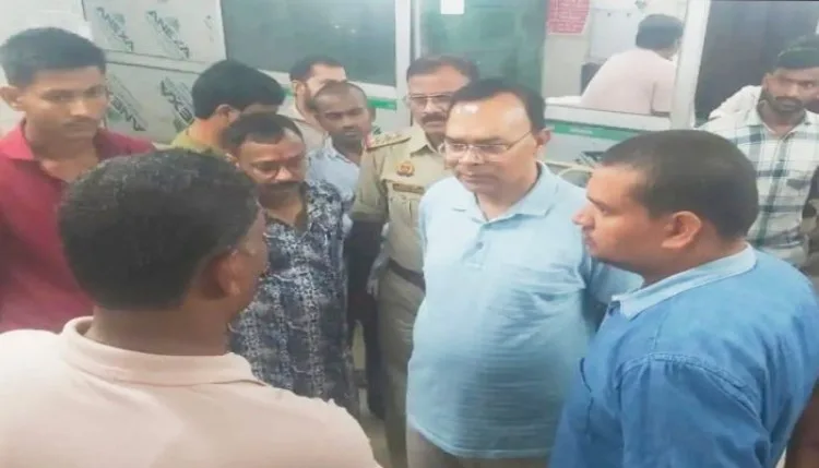 Balrampur: पूजा पंडाल में घुसी अनियंत्रित कार, three dead