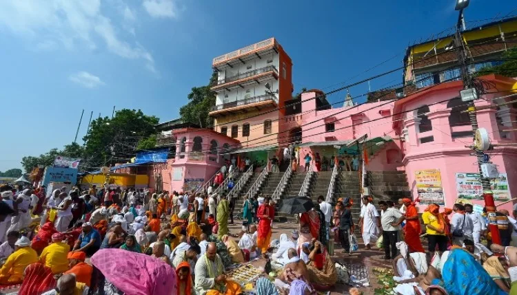 गयाजी में एक दिन में पहुंचे 4.56 लाख श्रद्धालु, प्रशासन अलर्ट
