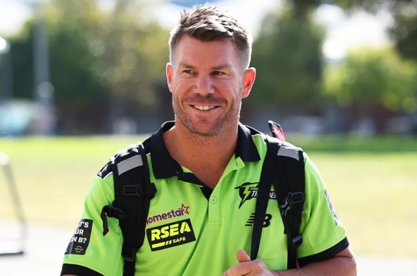 बीबीएल : सिडनी थंडर के लिए एक और सीजन खेलेंगे डेविड वार्नर, एक साल का करार बढ़ाया