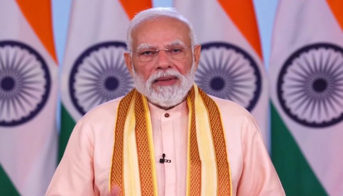 Rozgar Mela: रोजगार मेले में नौकरियों की बारिश, PM मोदी ने 51, 000 युवाओं को सौंपा नियुक्ति पत्र