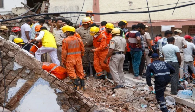 दिल्ली में पहले भी गिर चुकी हैं इमारतें, बड़े हादसों ने ली कई जिंदगियां