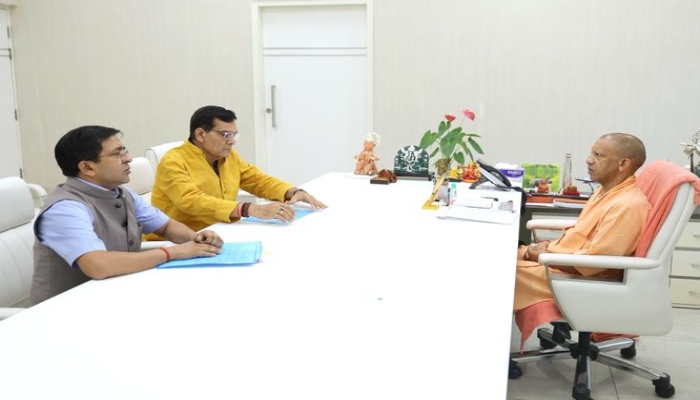 हड़ताली बिजली कर्मियों के रोके जाएंगे प्रमोशन, कार्य बहिष्कार के खिलाफ शासन का रूख सख्त