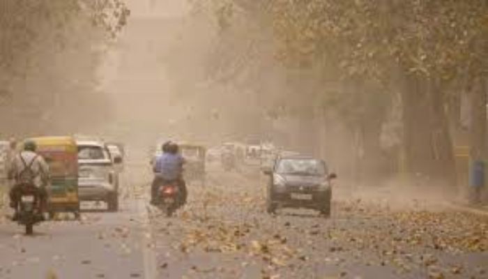कहीं गिरा पेड़, तो कहीं घर, तीन लोगों की गई जान