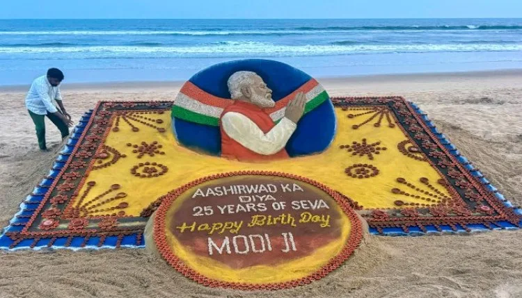 ओडिशाः पुरी में happy-birthday, 2500 दीये, 25 फीट के सैंड आर्ट में पीएम मोदी की झलक