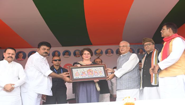 प्रियंका गांधी ने कहा- दिल्ली से चल रही बिहार सरकार, यहां नहीं होता एक भी निर्णय