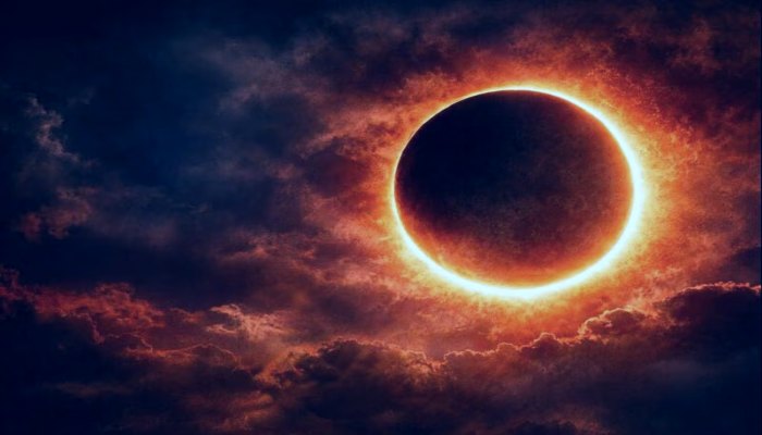 Surya Grahan 2026: साल का पहला सूर्य ग्रहण 17 फरवरी को लगेगा, जानें भारत में दिखेगा या नहीं