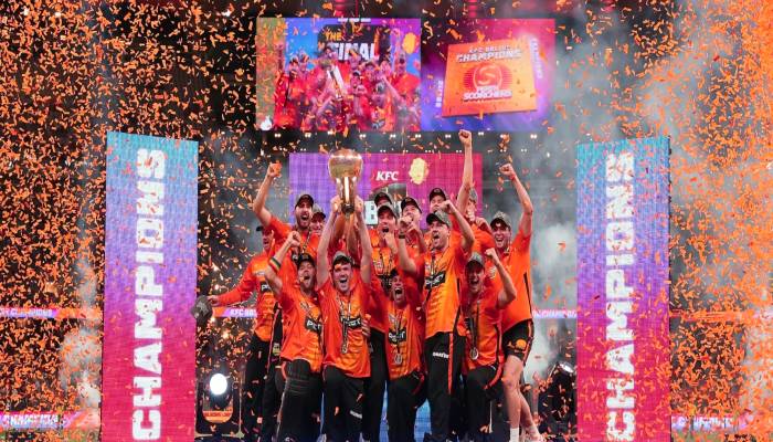 SIX vs SCO BBL 2026: पर्थ स्कॉर्चर्स रिकॉर्ड छठी बार बनी चैंपियन, फाइनल में सिडनी सिक्सर्स को 6 विकेट से रौंदा