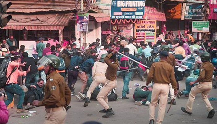 Patna Student Protest:  STET परीक्षा की मांग को लेकर पटना की  सड़कों पर उतरे छात्र, पुलिस ने भांजी लाठियां