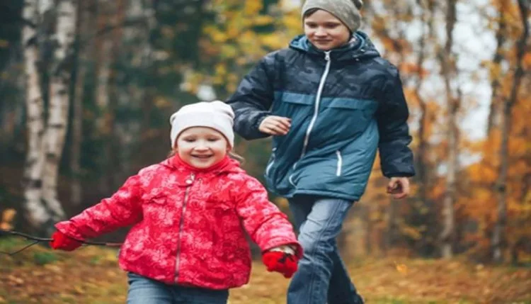 Younger Siblings Disadvantages: अगर आप घर में छोटें हैं तो रिसर्च के मुताबिक आपके हेल्थ और एजुकेशन को हो सकता है नुकसान, कारण जान हो जाएंगें हैरान