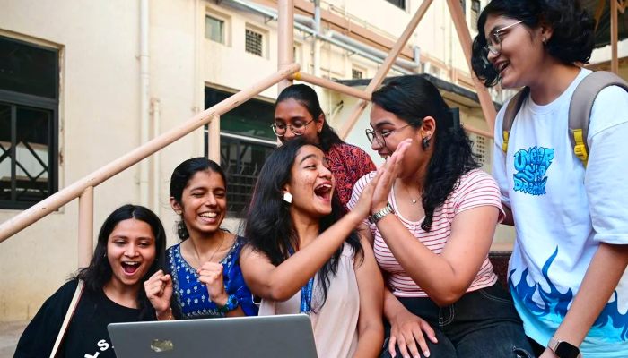 TN 12th Result 2026: तमिलनाडु बोर्ड 12वीं का परिणाम घोषित, 95.20% छात्र सफल, यहां देखें मार्कशीट