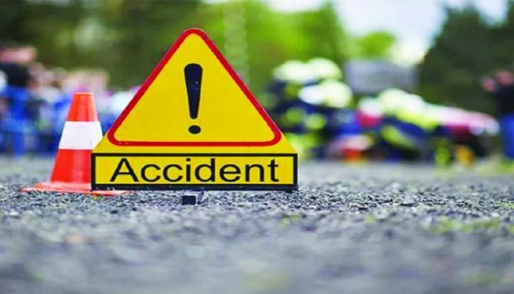 अनियंत्रित ट्रक की चपेट में आने से महिला और 8 वर्षीय बेटी की मौत