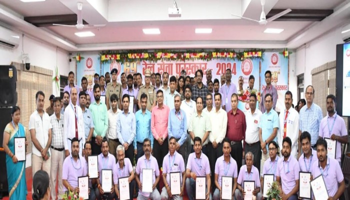 रेल संगठन के आधारभूत स्तम्भ हैं रेलवे कर्मचारी-मंडल रेल प्रबंधक