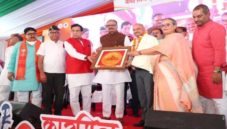 कारगिल विजय दिवस पर शहीदों को दी श्रद्धांजलि, परिवारों का हुआ सम्मान