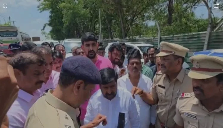 तेलंगानाः केटीआर, हरीश राव-बीआरएस के कई विधायकों पर गंभीर धाराओं में केस