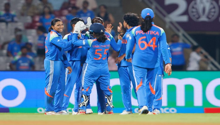 IND W vs NZ W: न्यूजीलैंड को हराकर वर्ल्ड कप के सेमीफाइनल में पहुंची टीम इंडिया, मंधाना-प्रतिका रावल ने जड़ा शतक