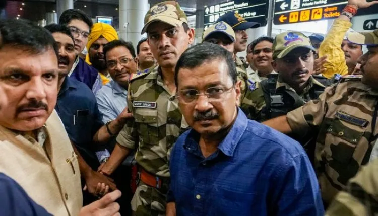 केजरीवाल के अयोध्या दौरे पर बवाल, फूंका गया पुतला, लगाए 'वापस जाओ' के नारे