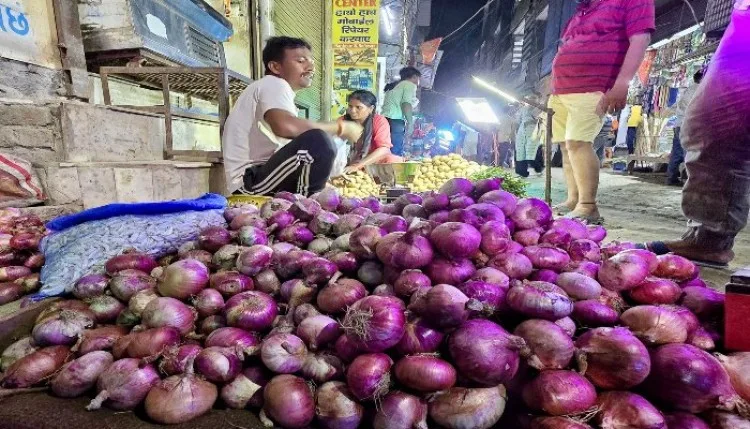 देशभर में प्याज की कीमतों, बाजार में आवक और उपलब्धता पर सरकार की नजर