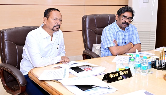 झारखंड में भूमि अभिलेखों का होगा डिजिटलीकरण, पंचायत स्तर पर लगाए जाएंगे ड्राइविंग लाइसेंस शिविर, सीएम ने दिए निर्देश
